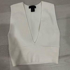 House of Harlow white V-neck cropped tank top in size small